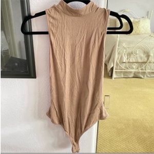 Women's Tan Tobi Mock Neck Open Back Bodysuit Size Medium